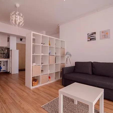 Miralex - Moonlight Mamaia