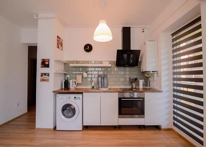 Miralex - Moonlight Mamaia