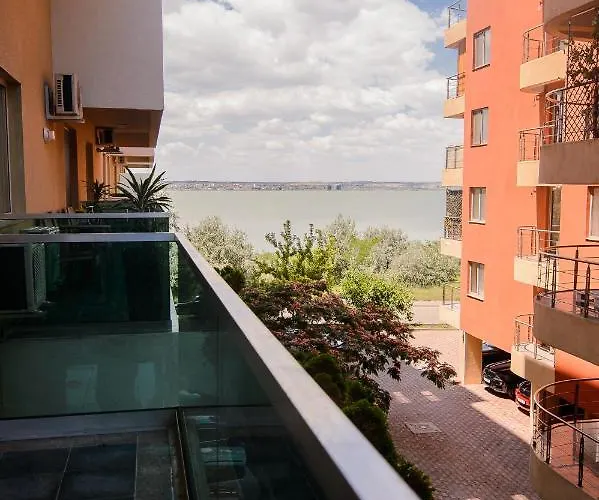 Miralex - Moonlight Lejlighed